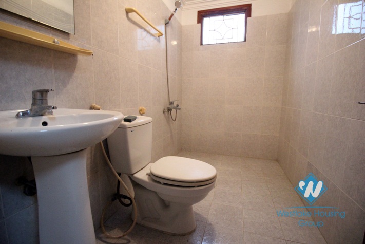 A cosy and good priced house with 4 bedrooms for rent in Tay Ho district